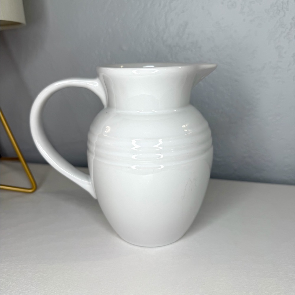 Le Creuset White Pitcher .7 L - Picture 2 of 6